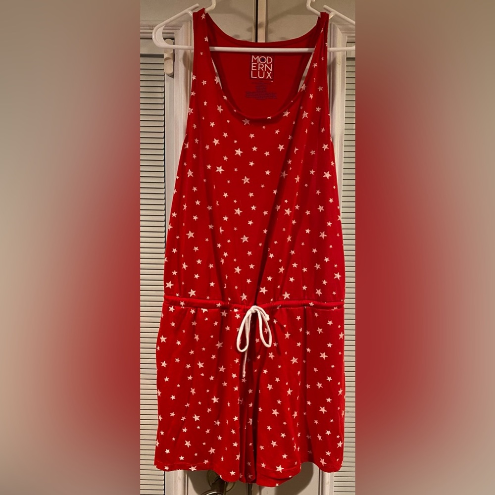 GUC modern lux red & white jumpsuit. SZ XXL
